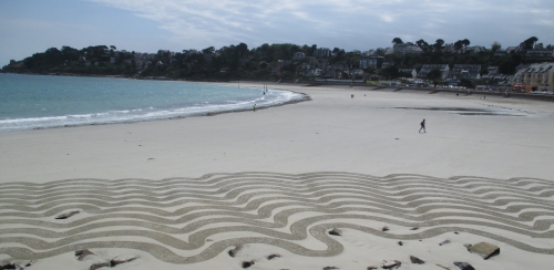 Patelgé, land art, rake art, beach art, sand art, dessin sur sable, dessin au rateau, trestraou, bretagne, perros-Guirec, art contemporain, art, sable, plage