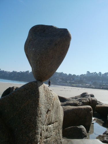patelge,landart,rock balancing,pieds levée,équilibre pierre,stone art