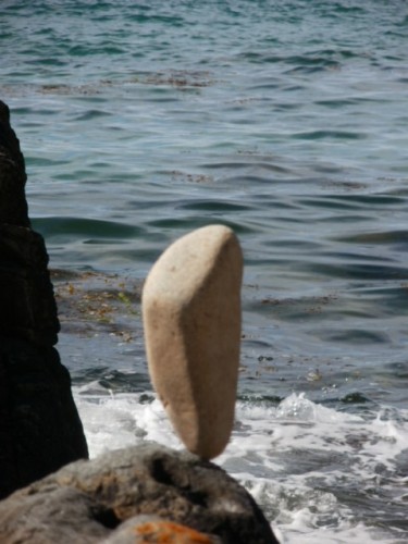 land art,landart,pierre levée,equilibre de pierre,patelge,perros guirec,beach art
